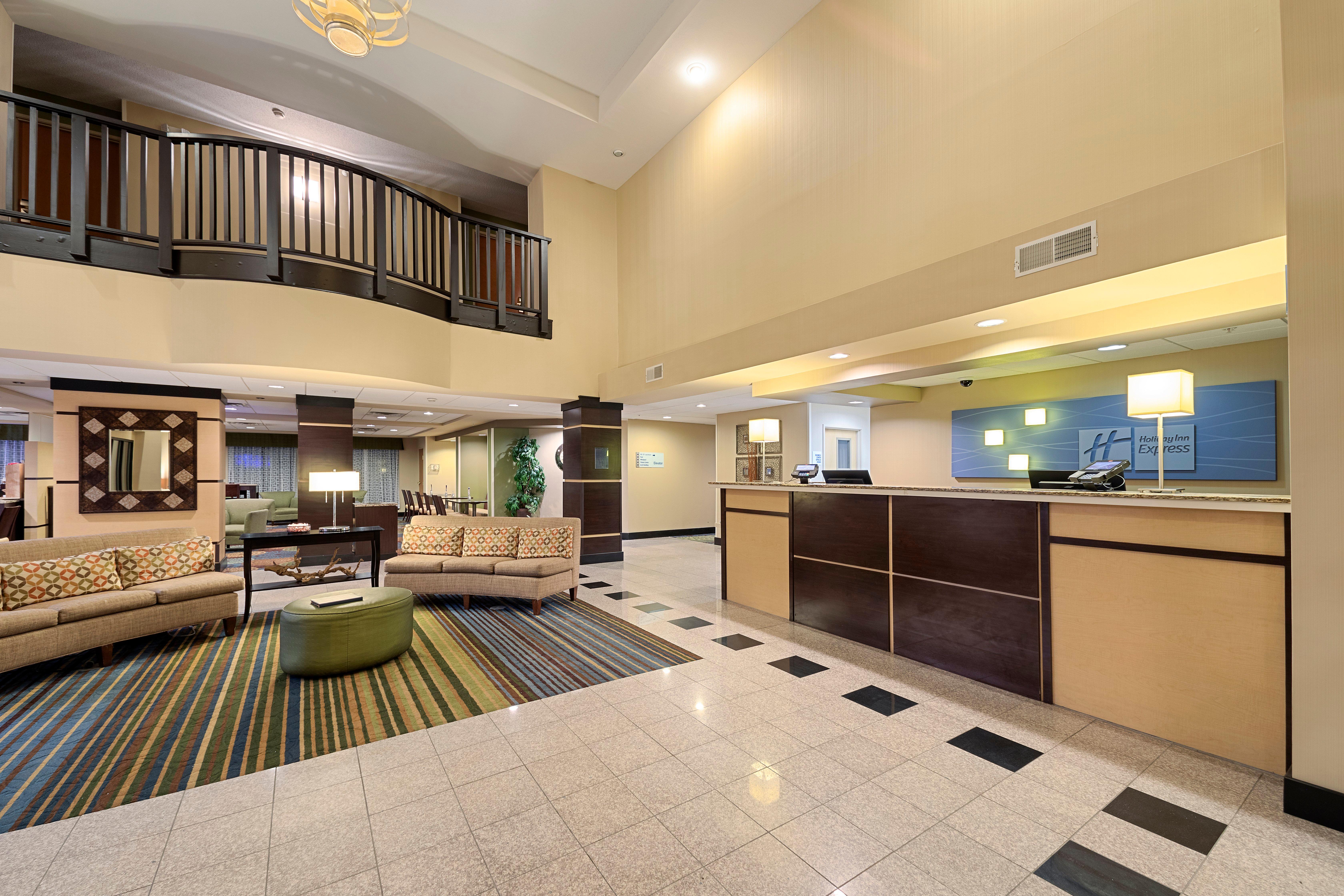 Holiday Inn Express Bloomington West By Ihg Dış mekan fotoğraf