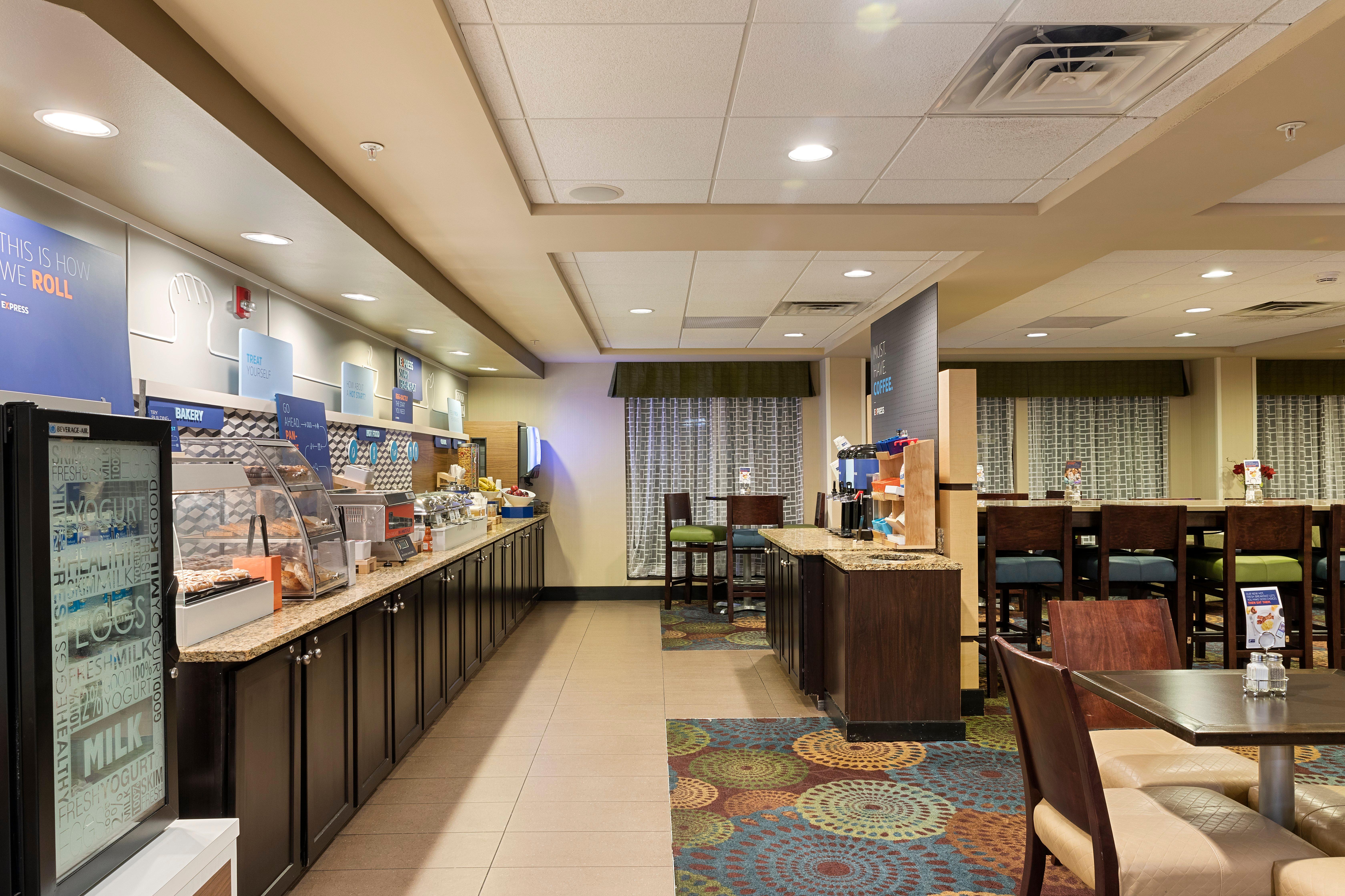 Holiday Inn Express Bloomington West By Ihg Dış mekan fotoğraf