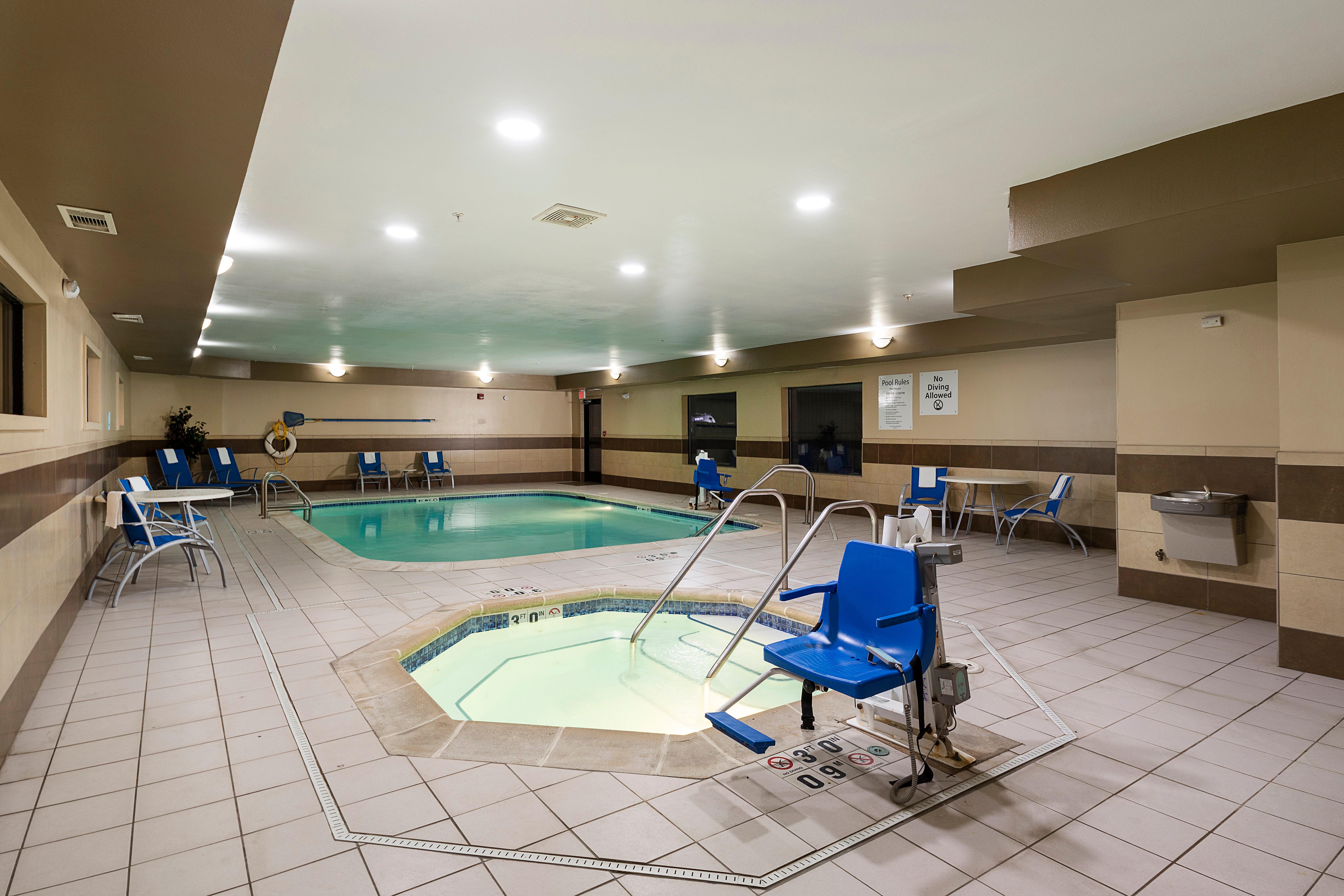 Holiday Inn Express Bloomington West By Ihg Dış mekan fotoğraf