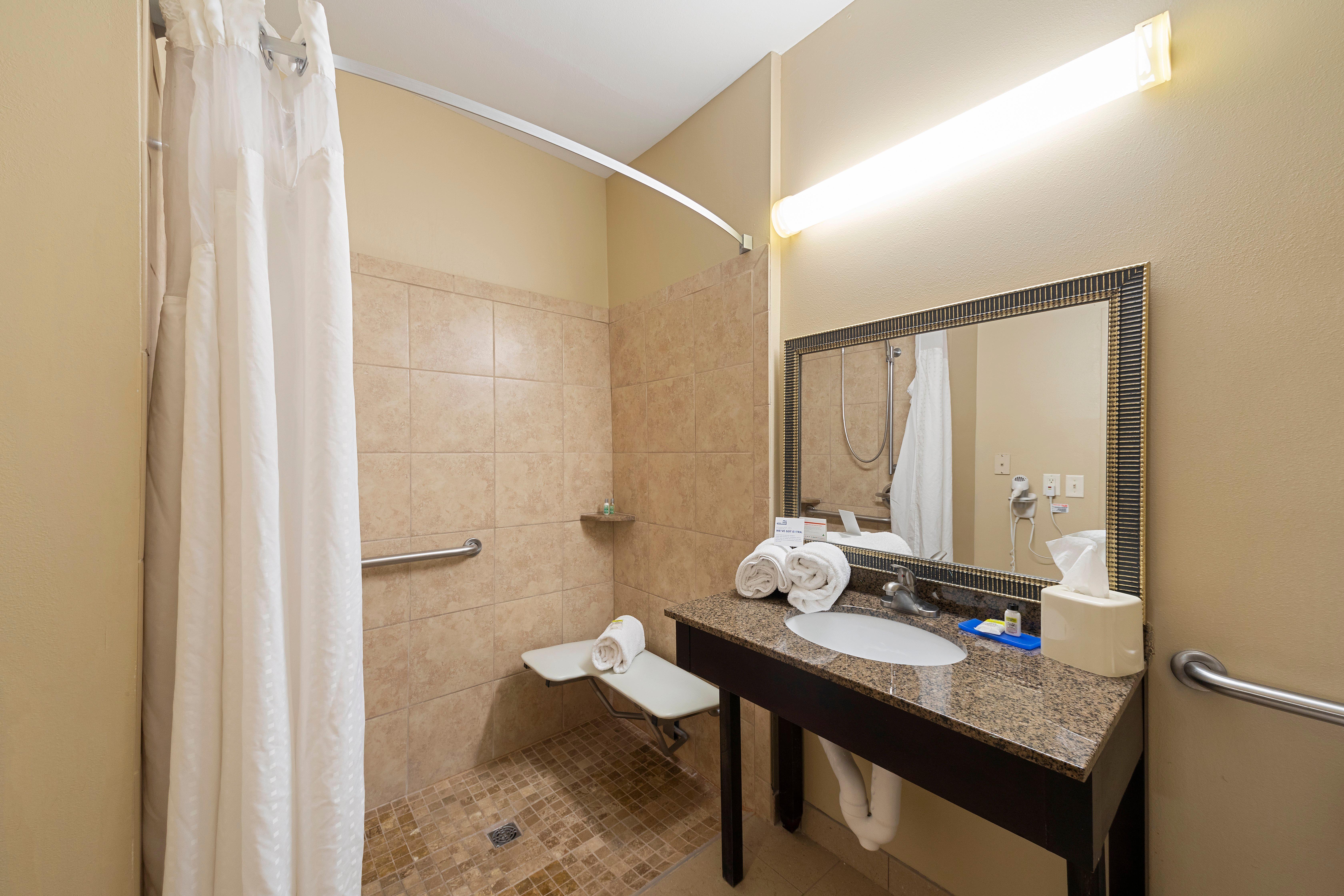 Holiday Inn Express Bloomington West By Ihg Dış mekan fotoğraf