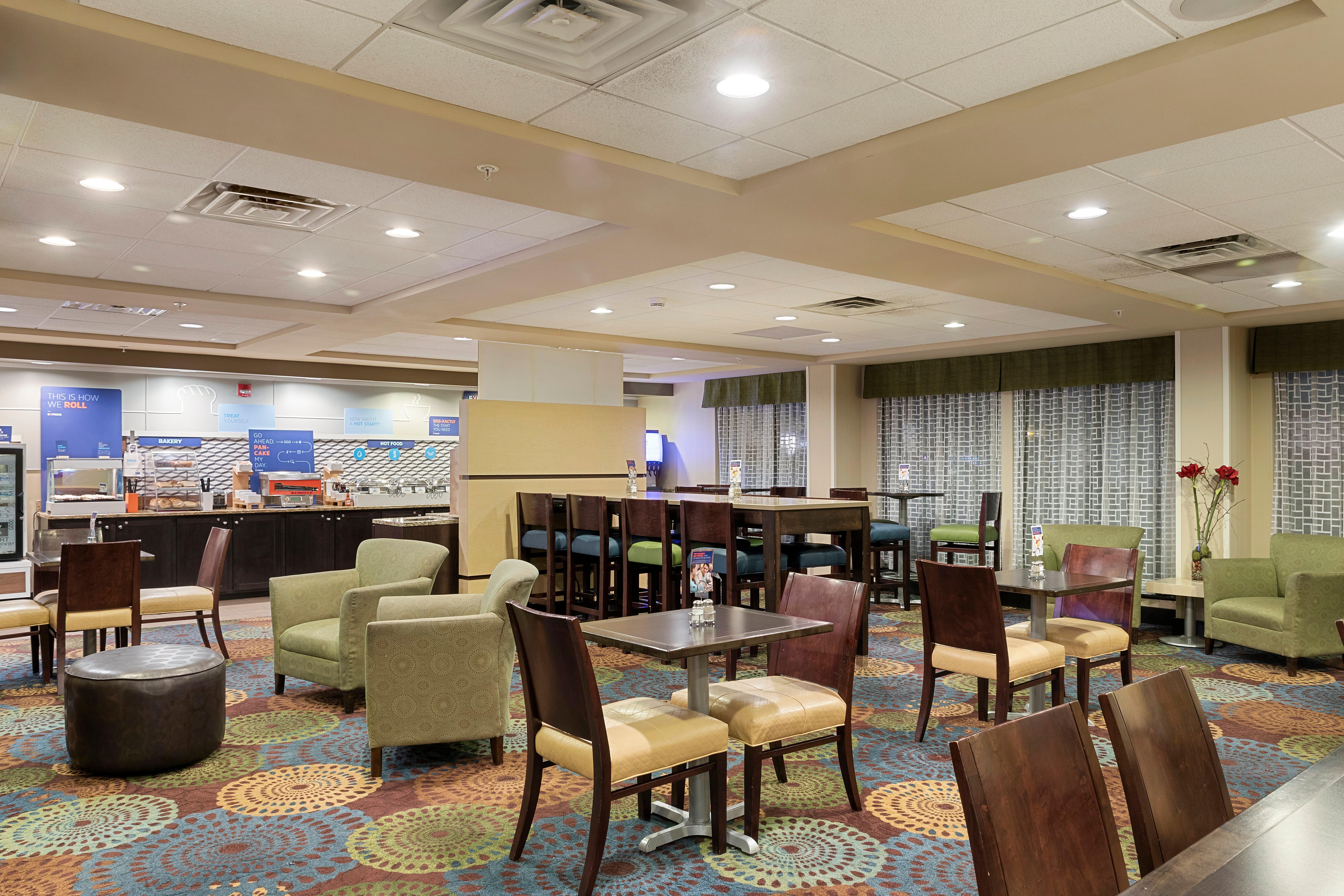 Holiday Inn Express Bloomington West By Ihg Dış mekan fotoğraf