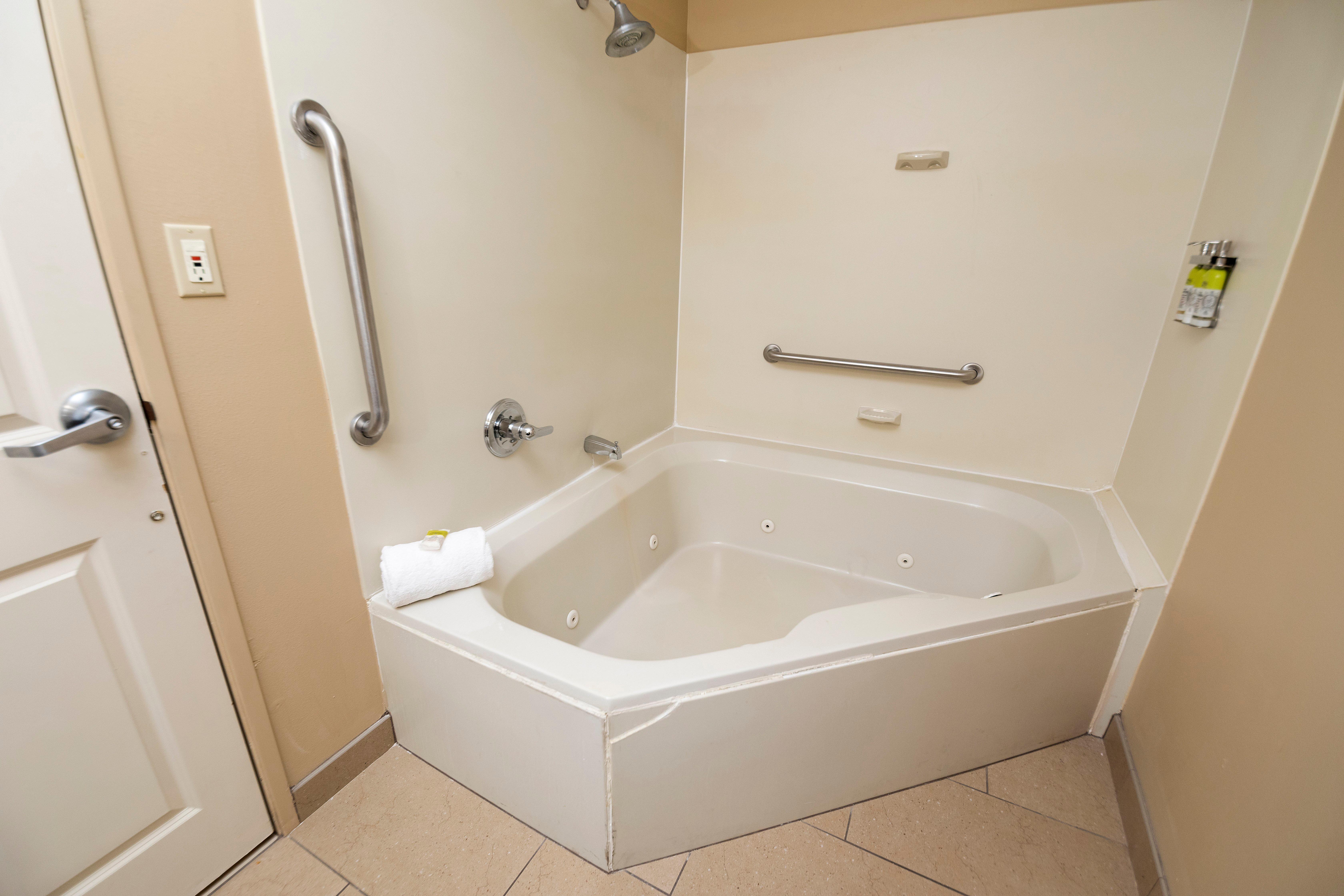 Holiday Inn Express Bloomington West By Ihg Dış mekan fotoğraf
