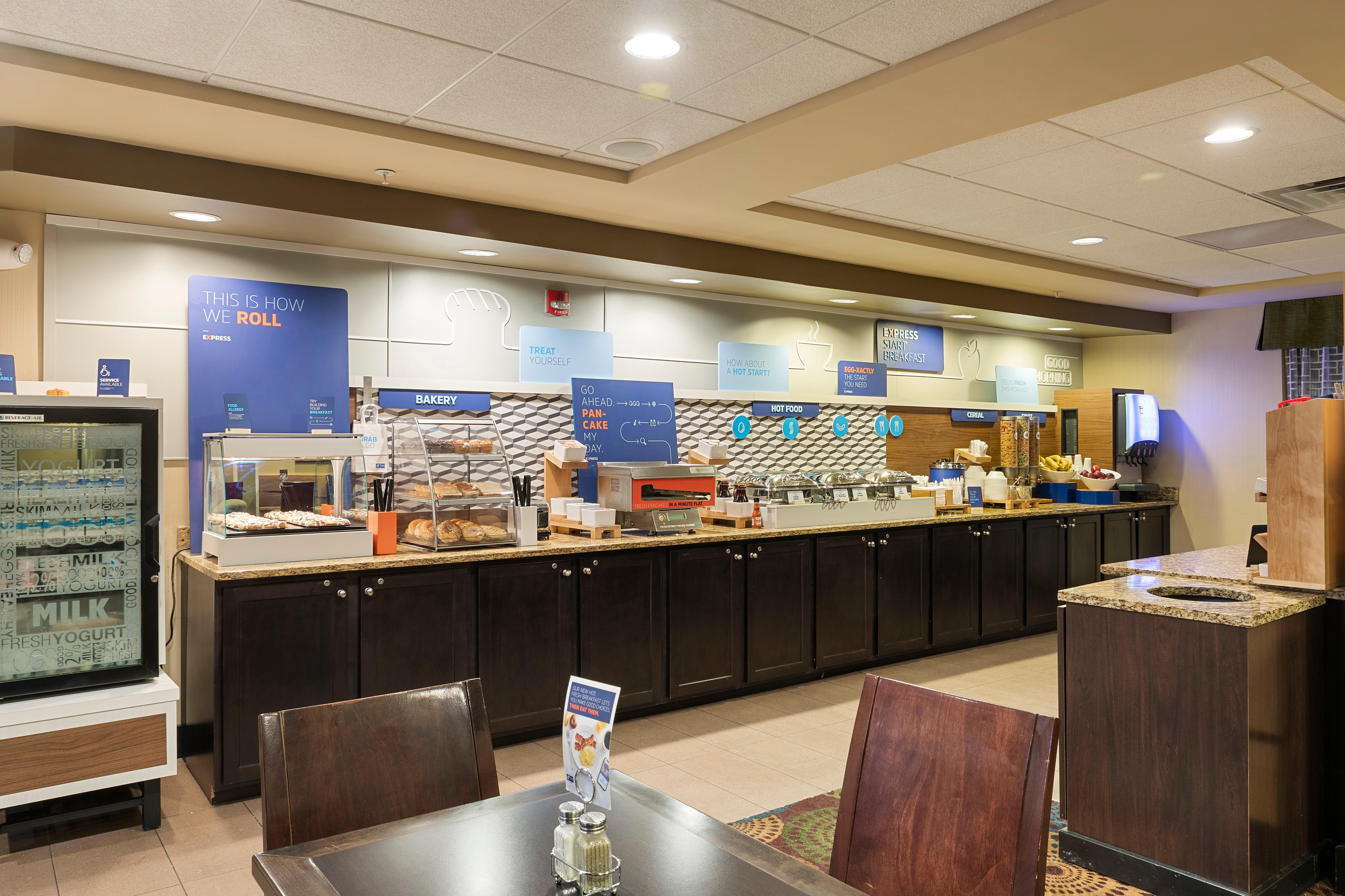 Holiday Inn Express Bloomington West By Ihg Dış mekan fotoğraf