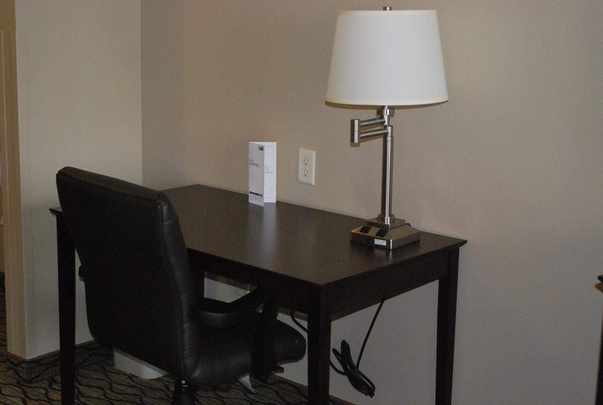 Holiday Inn Express Bloomington West By Ihg Dış mekan fotoğraf