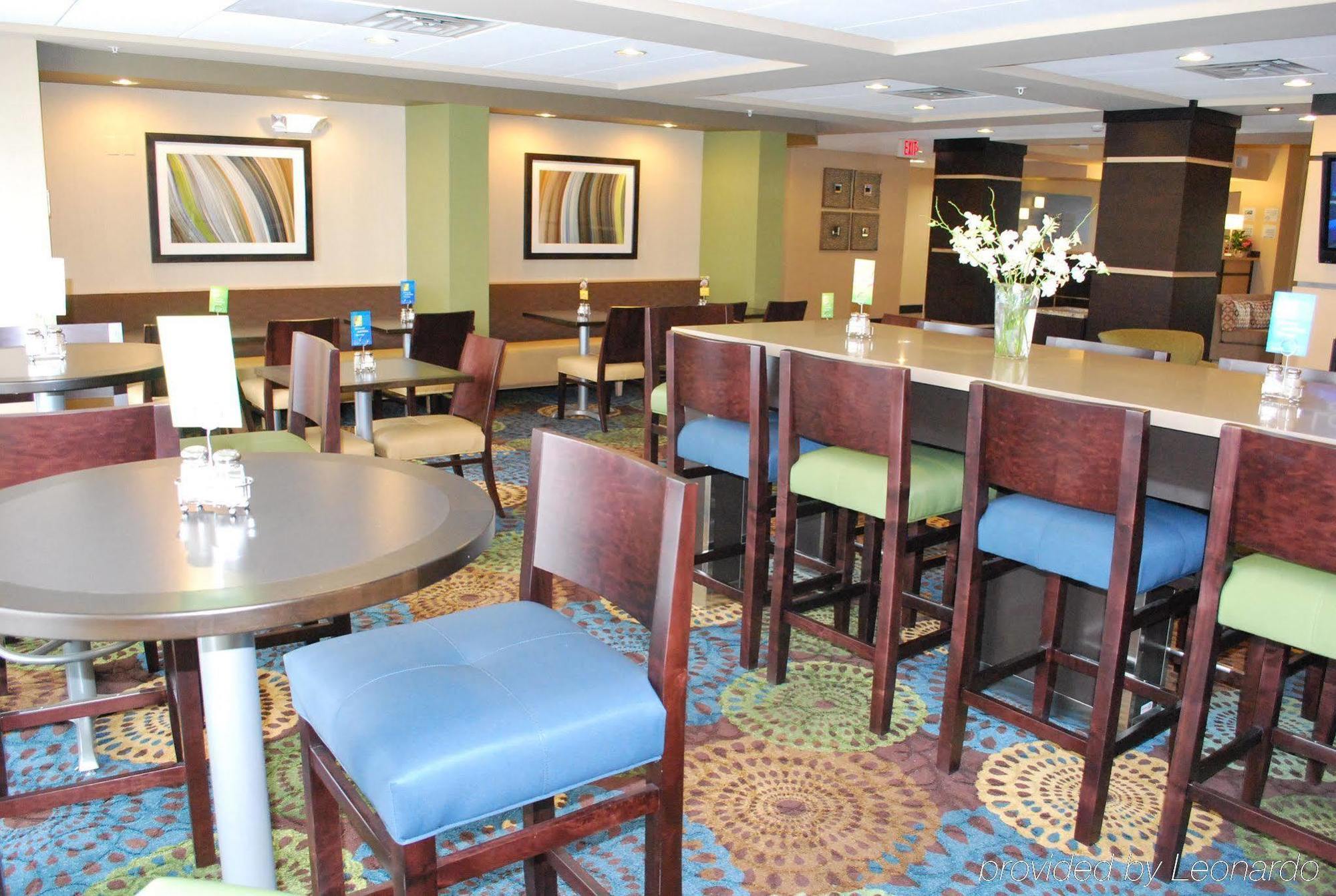 Holiday Inn Express Bloomington West By Ihg Restoran fotoğraf